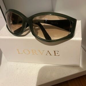 Lorvae glasses